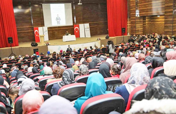 Foto - Van Valiliği ve Büyükşehir Belediyesi’nden söyleşi:‘Kadının Gücü Van’ın Gücü’