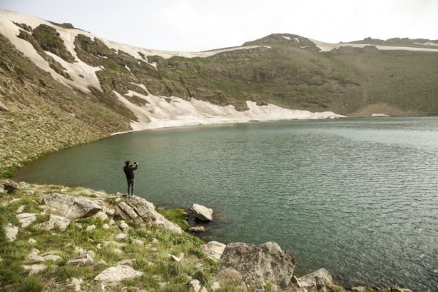 Van'da bulunuyor! Üç bin rakımlı Çalyan Gölü'nde doğa yürüyüşü