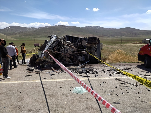 Foto - Van'da feci kaza: Ölü ve yaralılar var