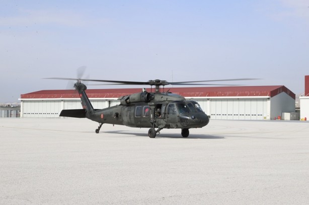 Foto - Van'da kayak yapan İtalyan kayakçı ayağını kırdı! Helikopterle alındı