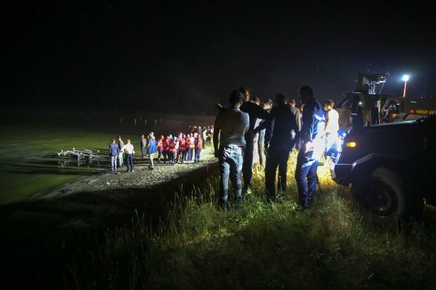 Foto - Van'da keşif uçağı kırıma uğradı, 7 şehit! Kaza yerinden ilk görüntüler