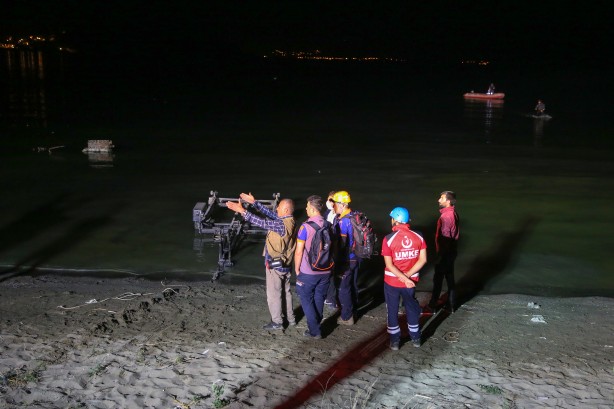Foto - Van'da keşif uçağı kırıma uğradı, 7 şehit! Kaza yerinden ilk görüntüler