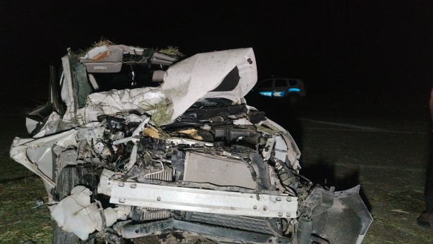 Foto - Van'da otomobil ile traktör çarpıştı