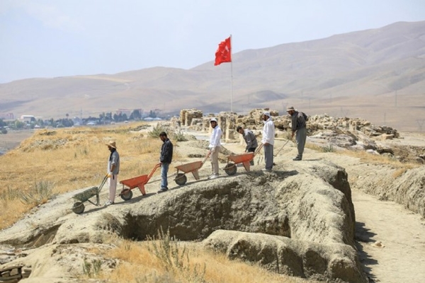 Foto - Van'da pithoslar bulundu