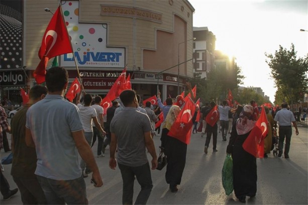 Foto - Van'da teröre lanet yürüyüşü