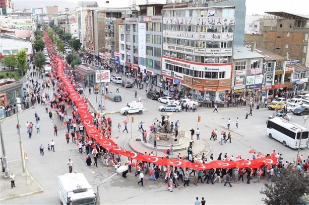 Foto - Van'da teröre lanet yürüyüşü