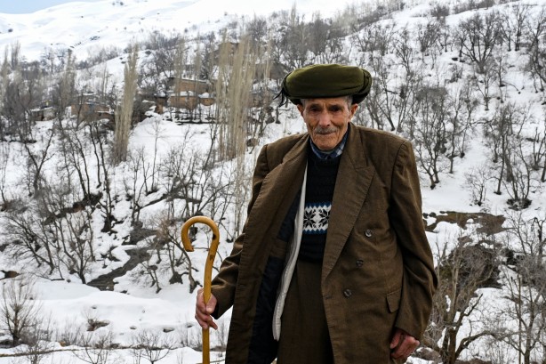 Foto - Van'ın Bahçesaray ilçesinde kar esareti altında RAMAZAN sevinci fotoğraflara böyle yansıdı! "Her yer kar, çok zor şartlarda yaşıyoruz"