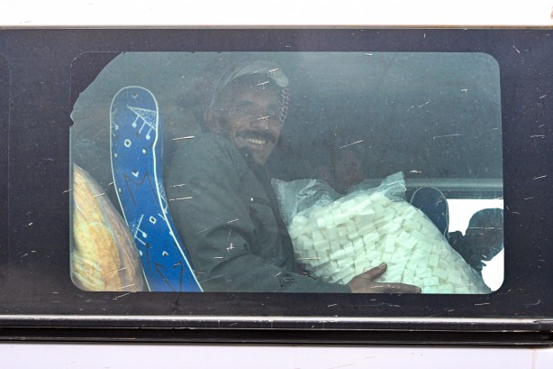 Foto - Van'ın Bahçesaray ilçesinde kar esareti altında RAMAZAN sevinci fotoğraflara böyle yansıdı! "Her yer kar, çok zor şartlarda yaşıyoruz"