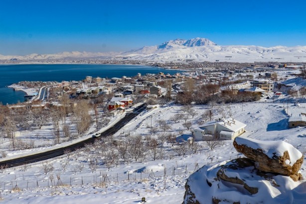 Van'ın yüksek kesimlerinde kar kalınlığı 45 santimetreye çıktı