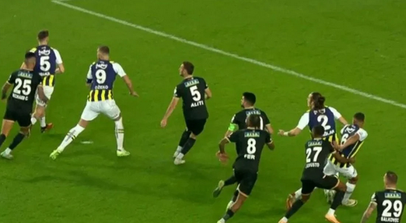 Foto - VAR nerede? Hiç hesapta olmayan puan kaybı! İptal edildi: Yeni bir ivmenin habercisi olabilir: Akıl almaz kararlar…