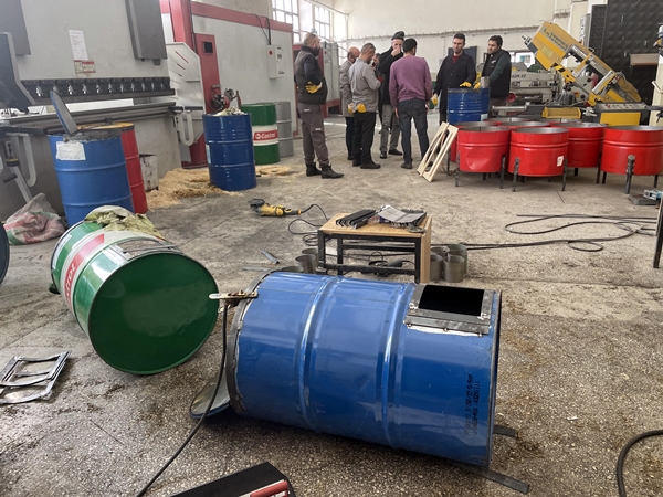 Foto - Variller depremzedeler için sobaya dönüşüyor!