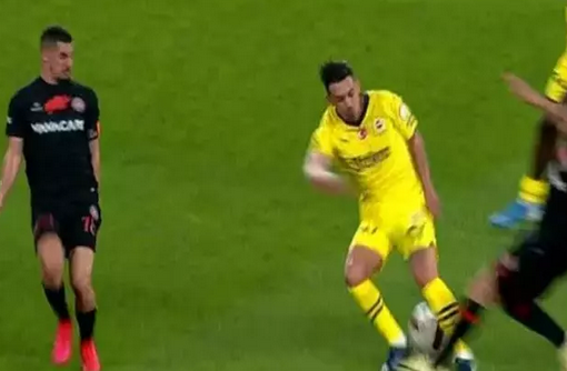 Foto - VAR'ın ses getirecek adımlarını yorumladılar! İşte Karagümrük-Fenerbahçe tartışmalı pozisyon kararları...