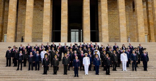 Varlıklarını AK Parti iktidarında % 77 artırdılar, Anıtkabir'e koştular!