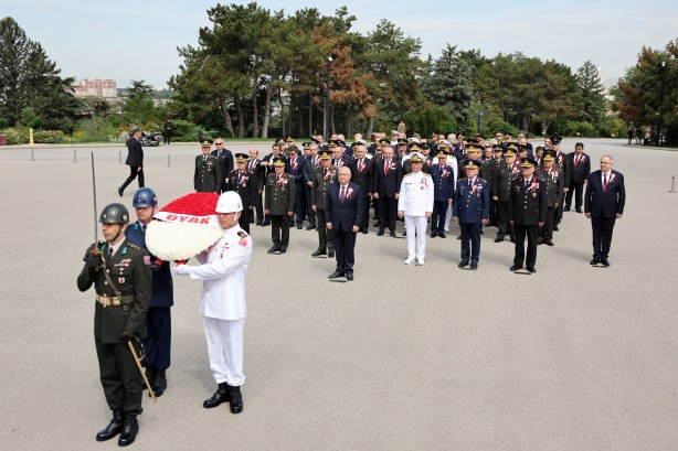 Foto - Varlıklarını AK Parti iktidarında % 77 artırdılar, Anıtkabir'e koştular!