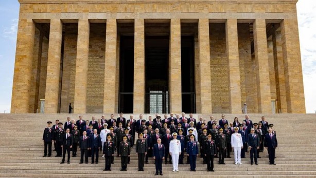 Foto - Varlıklarını AK Parti iktidarında % 77 artırdılar, Anıtkabir'e koştular!