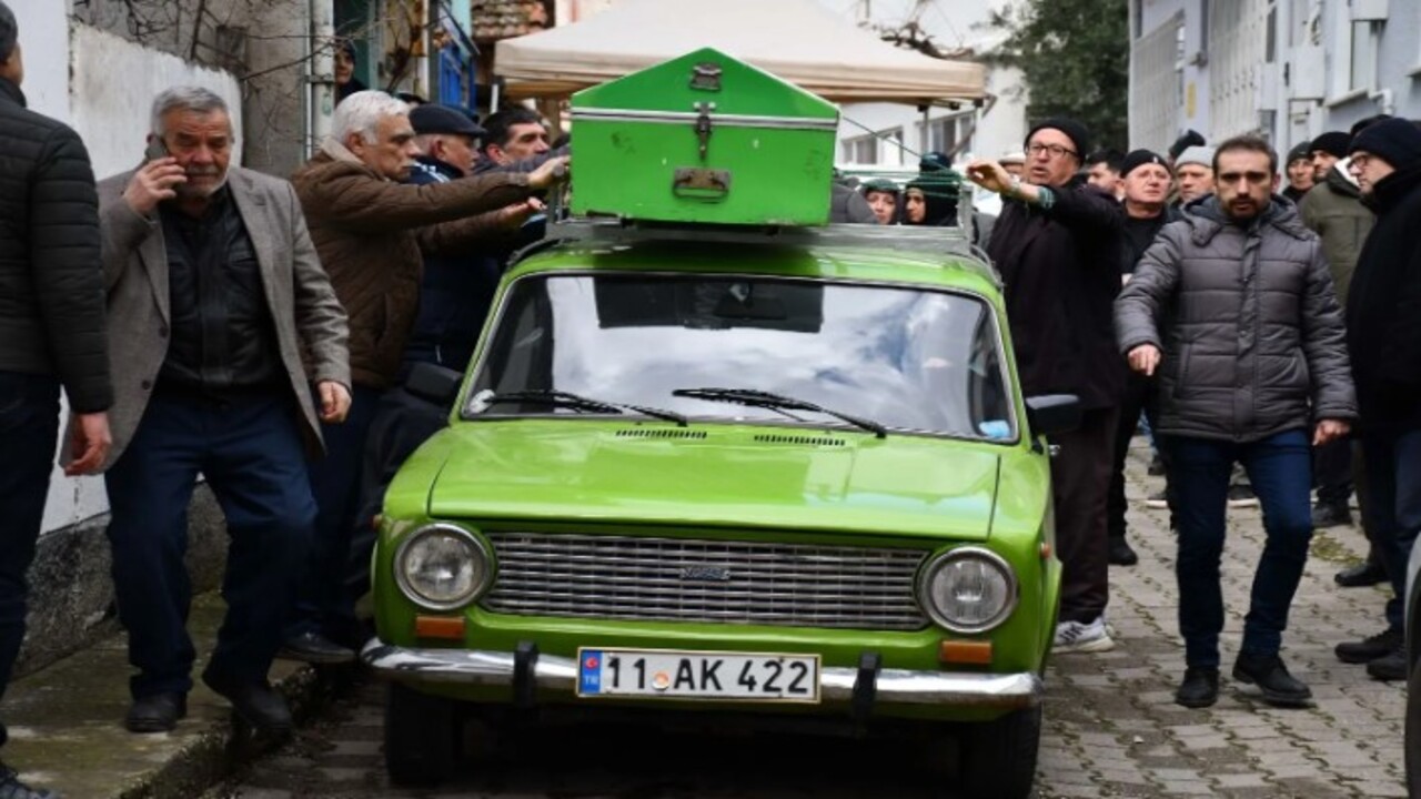 Foto - Vasiyeti yerine geldi! Tabutu 'Murat 124' ile taşındı