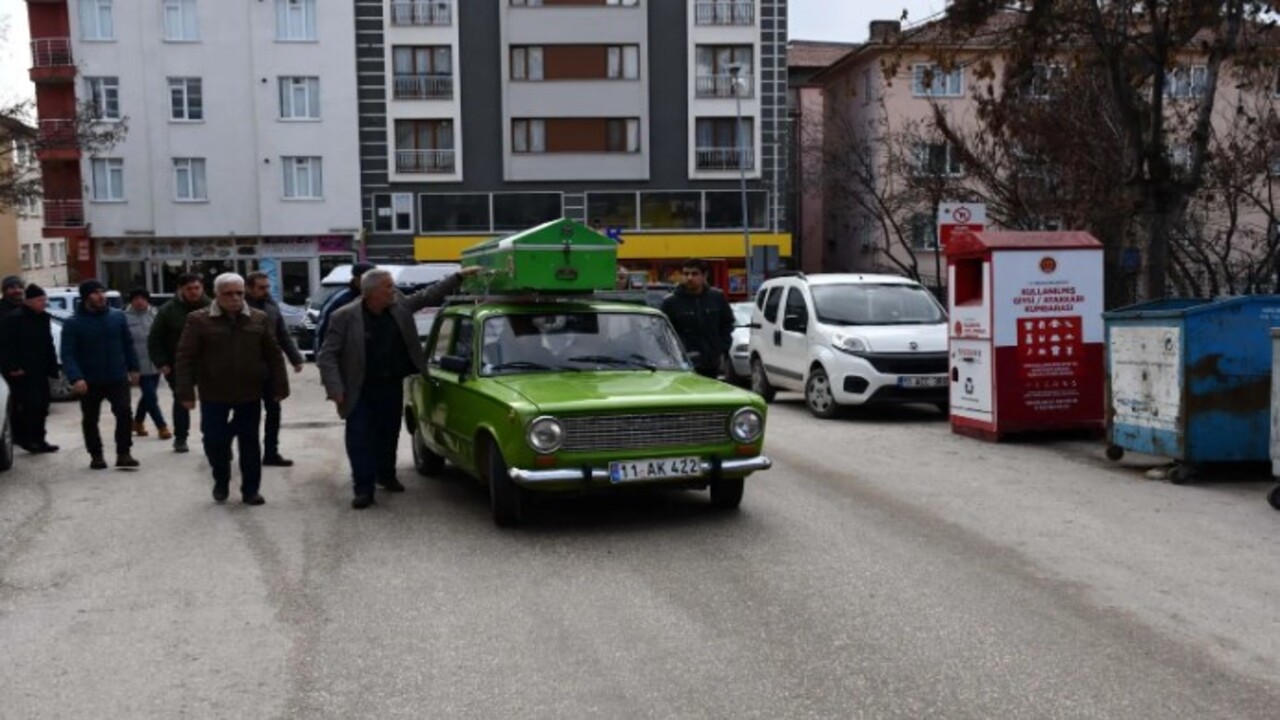 Foto - Vasiyeti yerine geldi! Tabutu 'Murat 124' ile taşındı