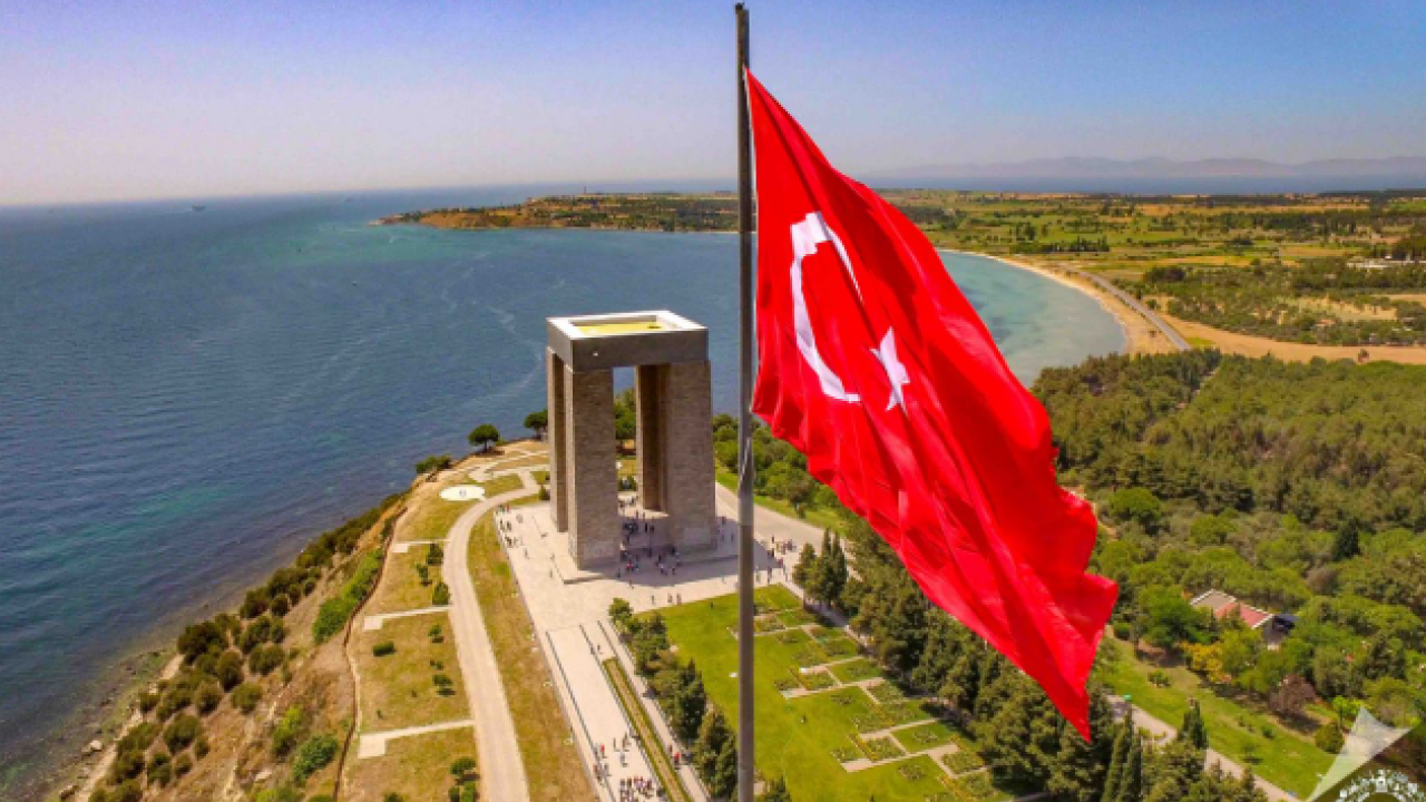 Foto - Vatan haini kimdir, Vatansever kimdir? Bir bir açıklıyoruz! Yücel Kaya