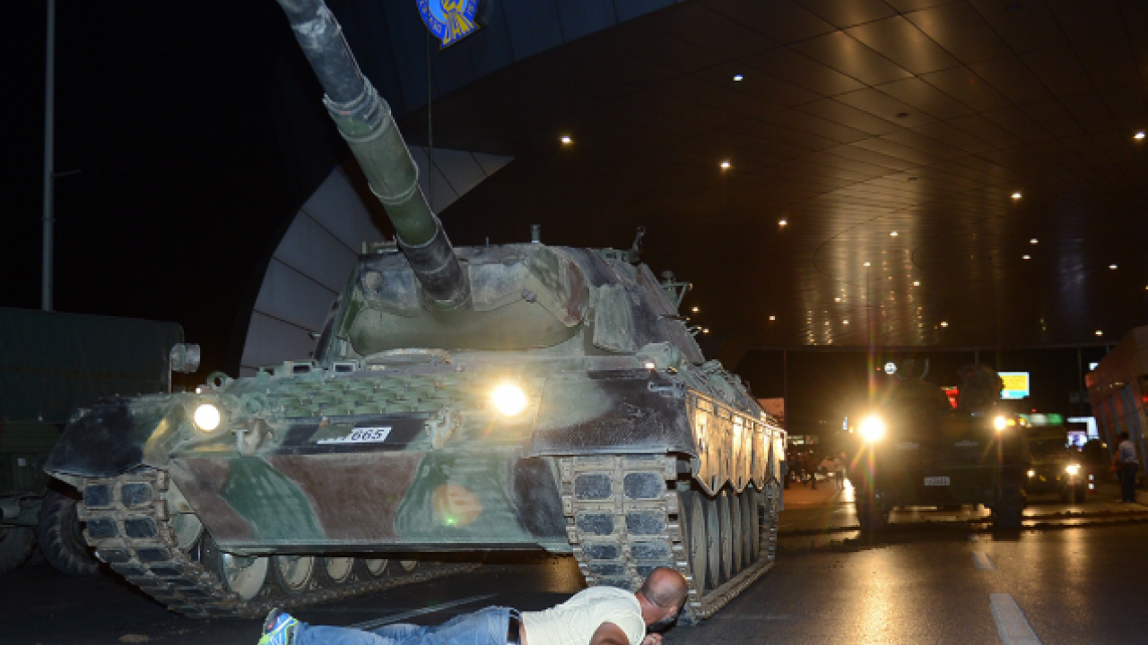 Foto - Vatan haini kimdir, Vatansever kimdir? Bir bir açıklıyoruz! Yücel Kaya