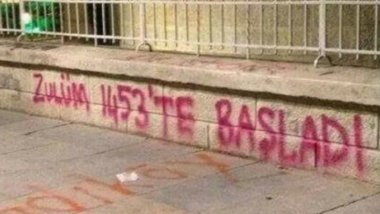 Foto - Vatan haini kimdir, Vatansever kimdir? Bir bir açıklıyoruz! Yücel Kaya