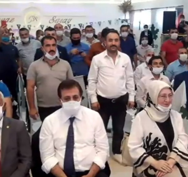 Foto - Vatandaş alana sığmadı! Ahmet Davutoğlu'na Abdüllatif Şener modeli 