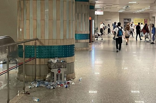 Foto - Vatandaş CHP'li belediyeye isyan etti! Kadıköy çöp kokusundan geçilmiyor