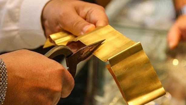Vatandaş yönünü altına döndü! Uzman isimden kesme altın uyarısı