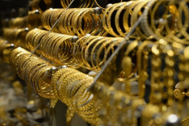 Foto - Vatandaşa kötü haber! O iki altın yasaklandı, artık kuyumcularda satılmayacak