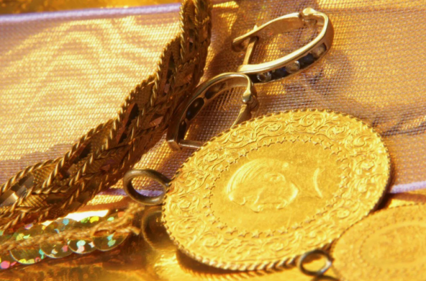 Foto - Vatandaşa kötü haber! O iki altın yasaklandı, artık kuyumcularda satılmayacak
