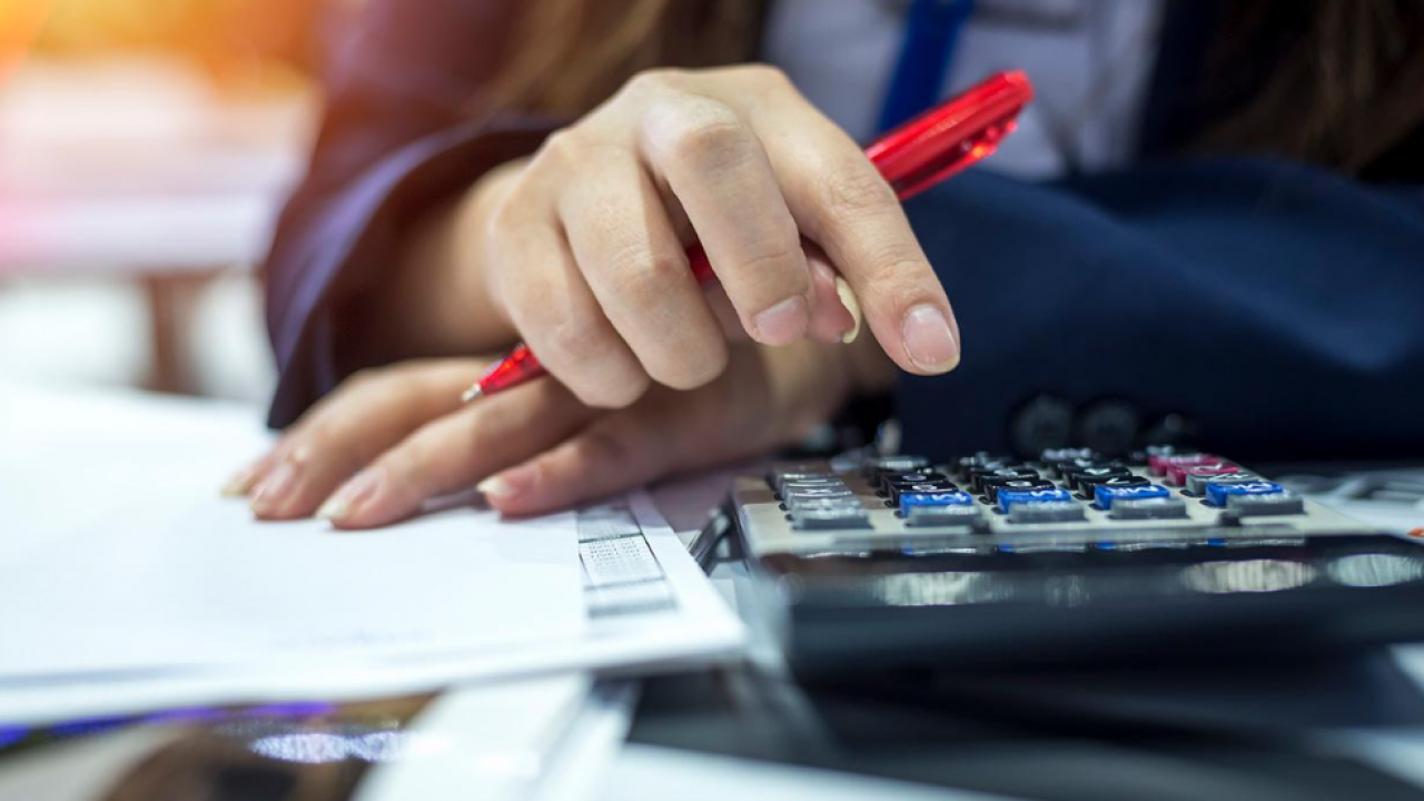 Vatandaşın yükü hafifletildi! Vergi ve harçlarda ‘enflasyon hedefli’ indirim