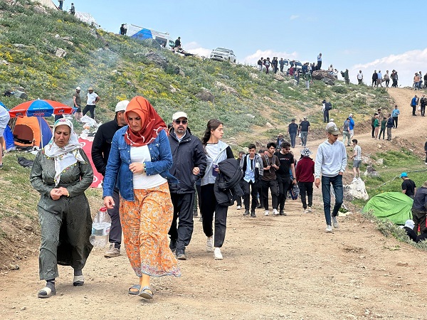 Foto - Vatandaşın yüzünün gülmesine tahammülleri yok! HDP’lileri çılgına çeviren festival