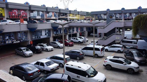 Foto - Vatandaşlar 400 bin lira ve altı otomobillere hücum etti! İşte satılan o arabalar...