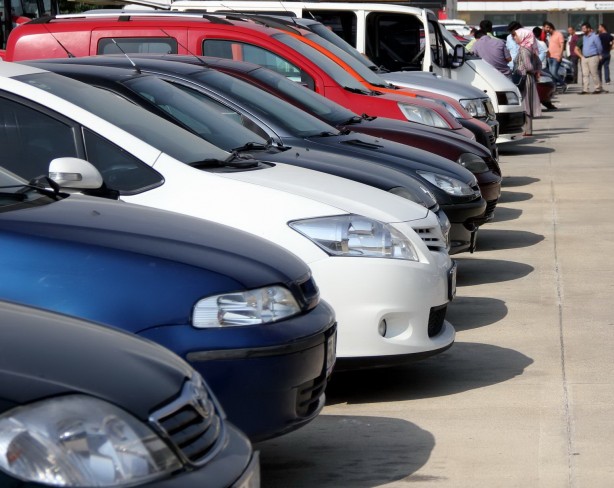 Foto - Vatandaşlar 400 bin lira ve altı otomobillere hücum etti! İşte satılan o arabalar...