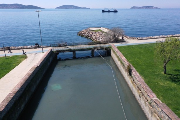 Foto - Vatandaşlar Dragos Deresi'ndeki kirlilik ve kötü kokudan şikayetçi