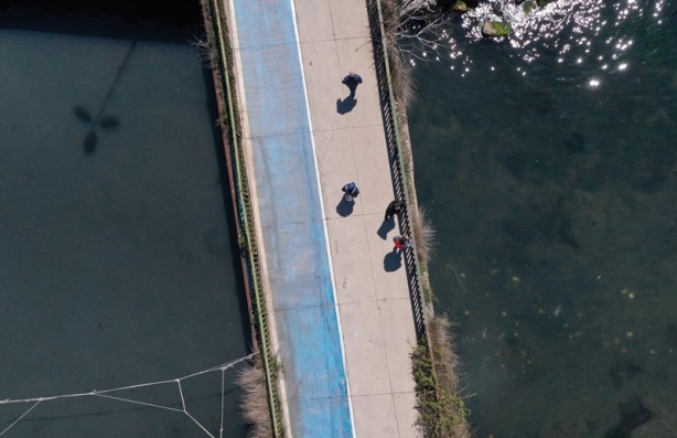 Vatandaşlar Dragos Deresi'ndeki kirlilik ve kötü kokudan şikayetçi