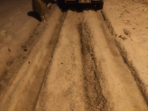 Foto - Vatandaşlar hazırlıksız yakalandı! Önce yağmurun vurduğu ilçe beyaza büründü