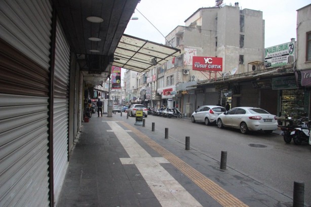 Foto - Vatandaşlar kısıtlamayı yanlış anladı! Sokaklarda in cin top oynuyor