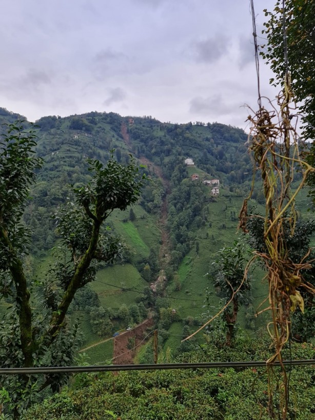Foto - Vatandaşlar korku dolu anlar yaşadı! Rize'de heyelan