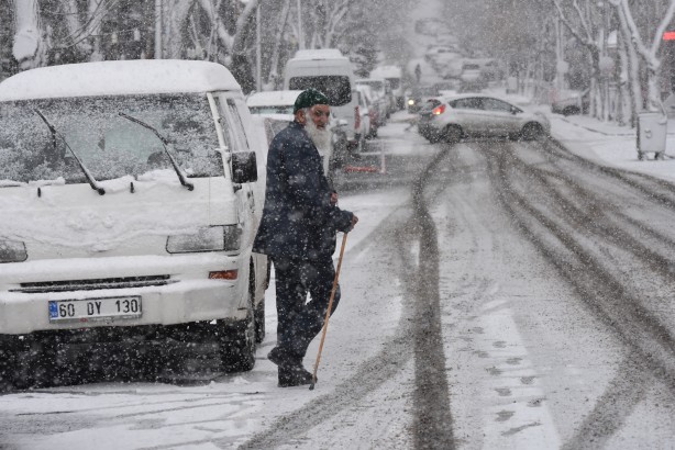 Foto - Vatandaşlar neye uğradığını şaşırdı! O ilimizde kar etkili oluyor