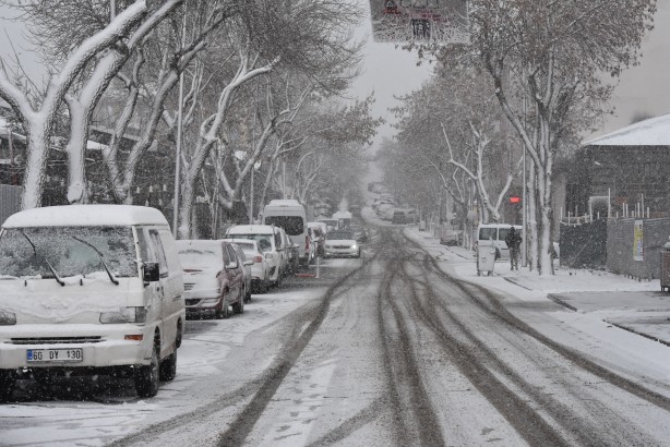 Foto - Vatandaşlar neye uğradığını şaşırdı! O ilimizde kar etkili oluyor