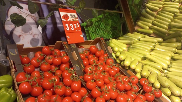 Foto - Vatandaşlar tepki gösteriyor! Markette 30, pazarda 10 lira