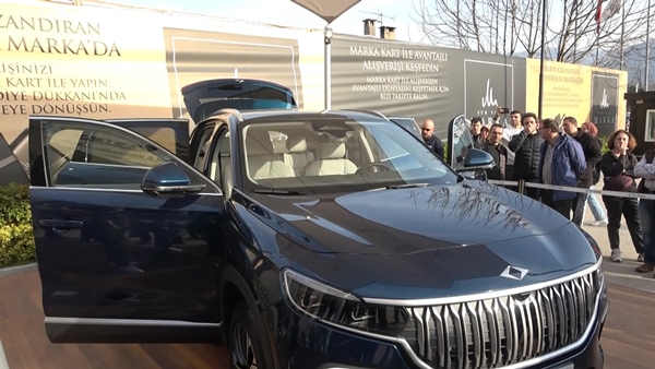 Foto - Vatandaşlar TOGG'u görmek için resmen akın etti: Eşim tüm malvarlığını satıp alacak!