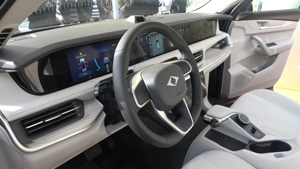 Foto - Vatandaşlar TOGG'u görmek için resmen akın etti: Eşim tüm malvarlığını satıp alacak!