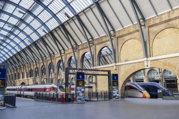 Foto - Vatandaşlar tüm planlarını değiştiriyor! İngiltere'yi sarsan karar