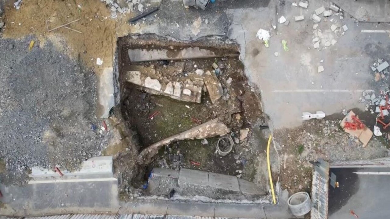 Foto - Vatandaşlar ve esnaf isyan etti! İBB'den bitmeyen yol çilesi