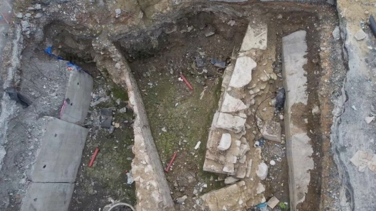 Foto - Vatandaşlar ve esnaf isyan etti! İBB'den bitmeyen yol çilesi