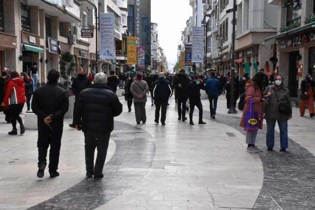 Foto - Vatandaşlara hoparlörler ile çağrılar yapılıyor