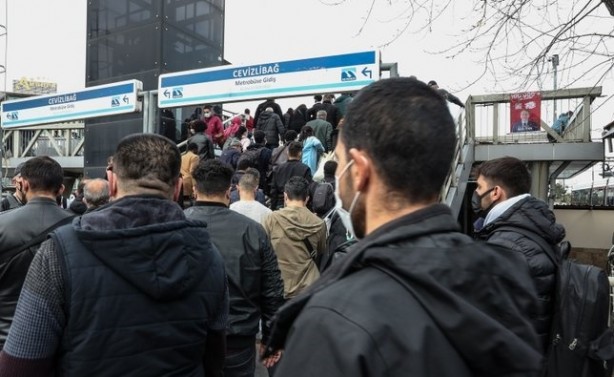 Foto - Vatandaşlardan CHP'li İBB'ye isyan: Üst üste gidiyoruz