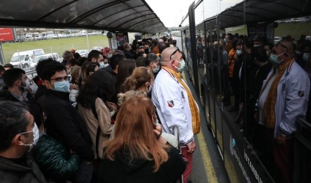 Foto - Vatandaşlardan CHP'li İBB'ye isyan: Üst üste gidiyoruz