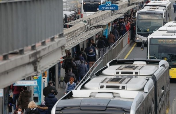 Foto - Vatandaşlardan CHP'li İBB'ye isyan: Üst üste gidiyoruz
